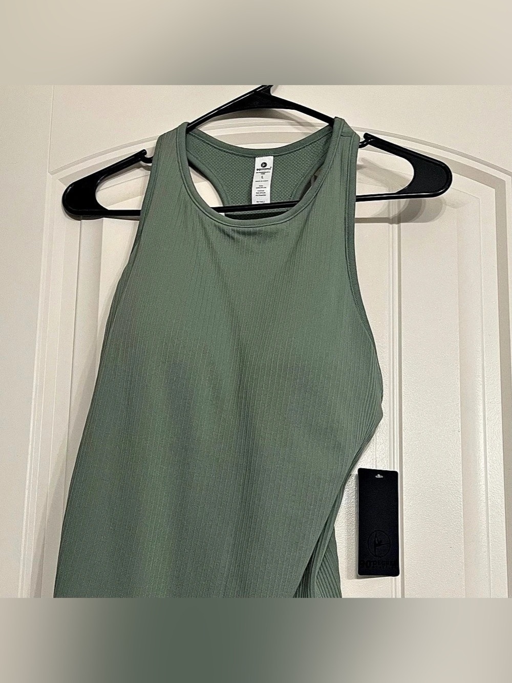Ribbed Tank Top in Green Size large NWT